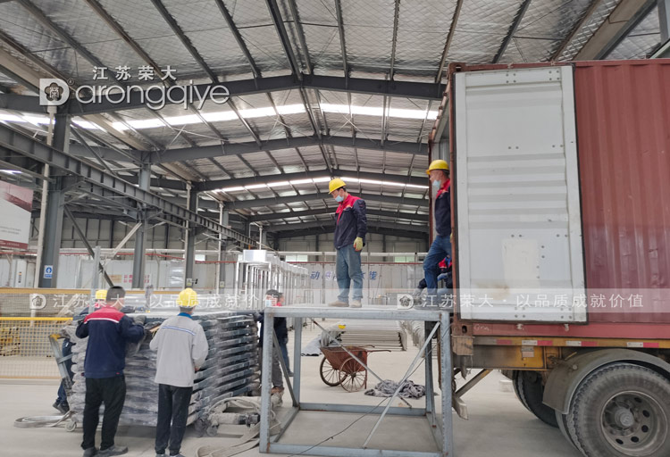 榮大公交候車(chē)亭出口案例