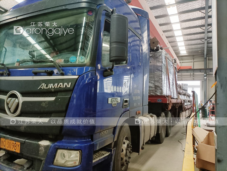 一批不銹鋼公交候車亭發(fā)往山東