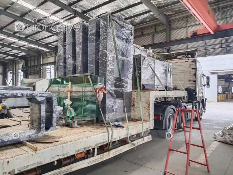 上海智能公交候車亭第三批次發(fā)貨配圖一